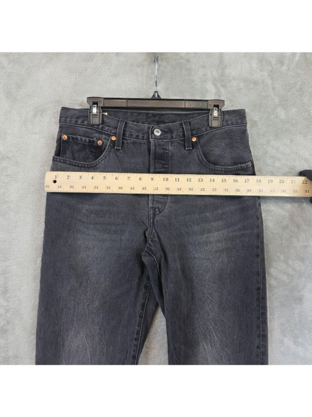 Levis 501 90s Jeans Womens 30 Gray Charcoal Wash Relaxed Straight Button Fly - Picture 11 of 16
